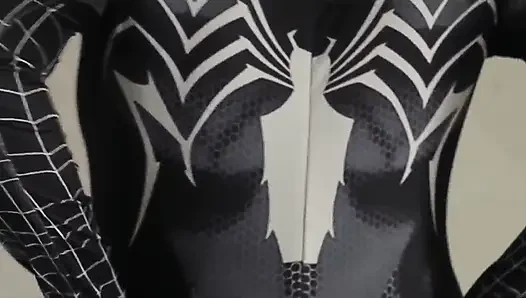 Ngentot cewek cosplay spiderman kulit hitam sampai dia muncrat berkali-kali - porno Indonesia terbaru
