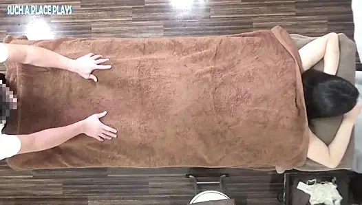 Wanita kantoran yang elegan kembali lebih awal, kunjungan ulang yang indah yang mengangkat semangat dan keinginan. -Bagian