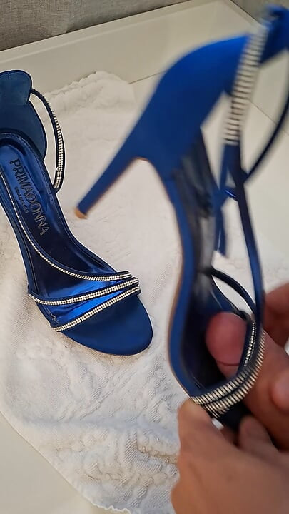 Fuck and cum in sister's heeled shoes