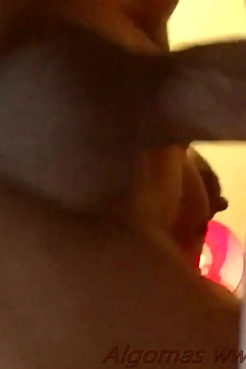 他的雞巴直接射進我的屁眼，他的精液正好射進我的嘴裏！