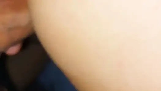 Киска пердит