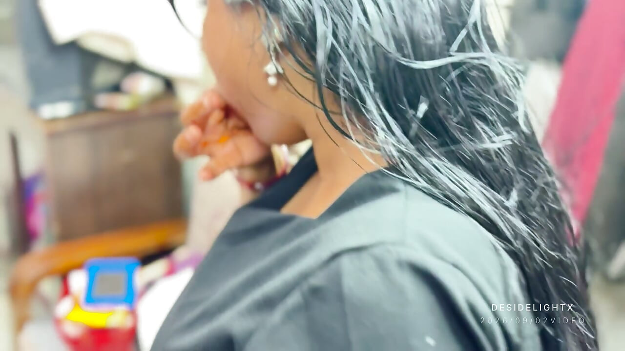Iubită sexy cu țâțe mari dusă la camera de hotel video hindi