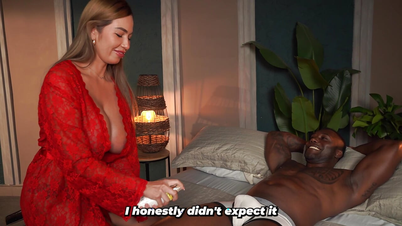 अंतरजातीय सेक्स! - बड़े स्तनों वाली सौतेली बेटी से बड़े काले वाले सौतेले पापा को जन्मदिन का सबसे अच्छा तोहफा मिलता है