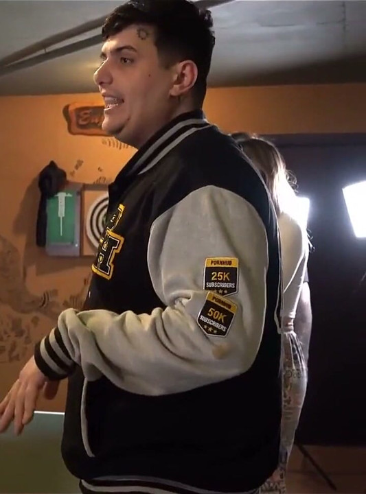 Strip-pong Stream with Argentinian Pornstars Gets Hot! Knock Knock Club