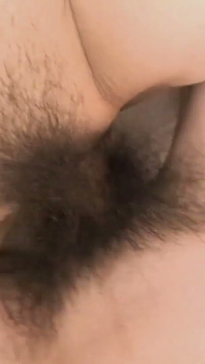 asiatische omi laesst sich hart fingern | Clip 2