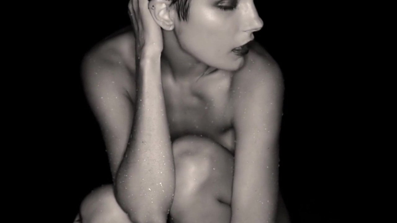 erotic music tell no foxx