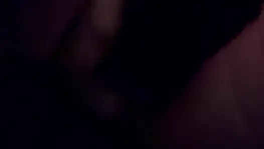 Мастурбация в любительском видео