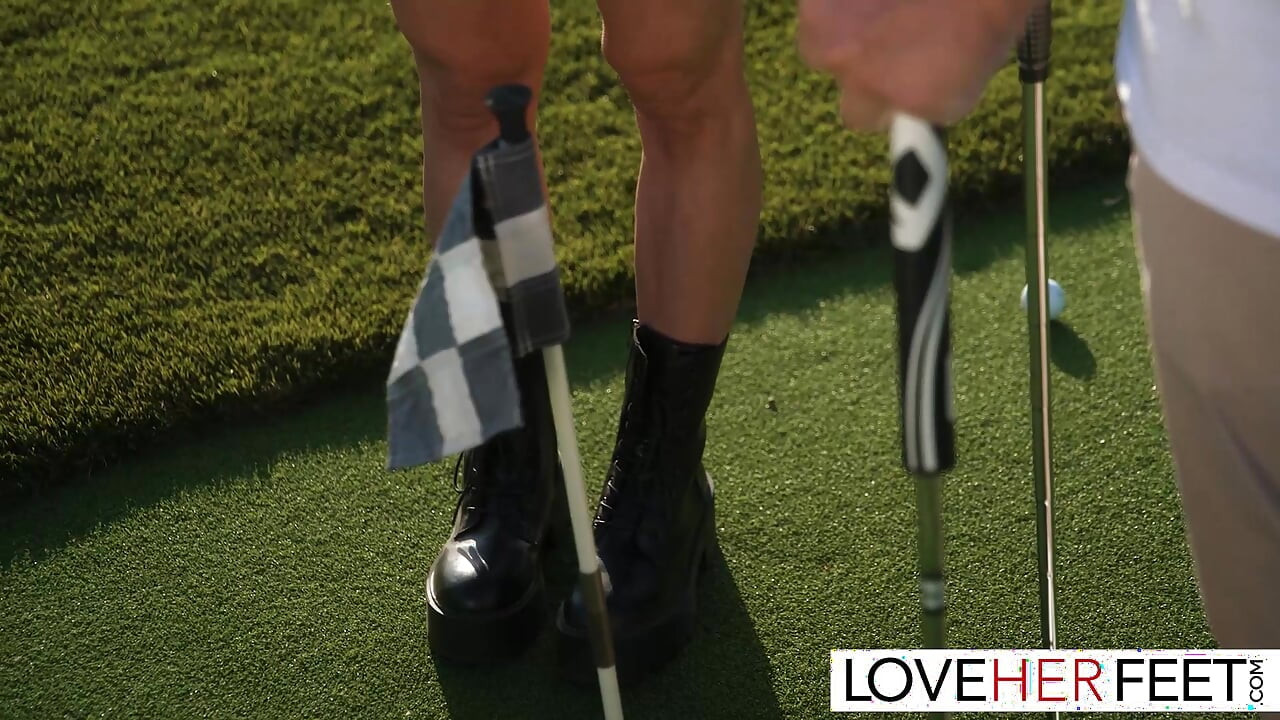 Making Love On That Sexy Feet Of Amirah Adara