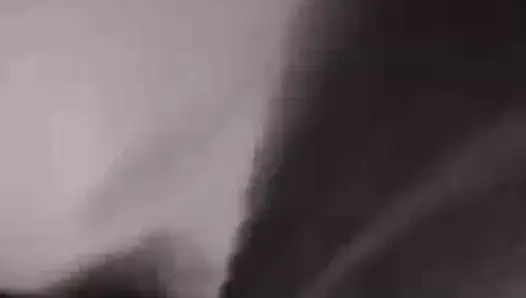 Extreme squirting in the public gym with jucielussie