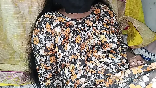 Ibu tiri india bagian-1 dientot habis-habisan sama kontol raksasa pria kulit hitam dan pria ini mengeksploitasi skema penjemputan tua untuk nyepong kontol gadis bangladesh