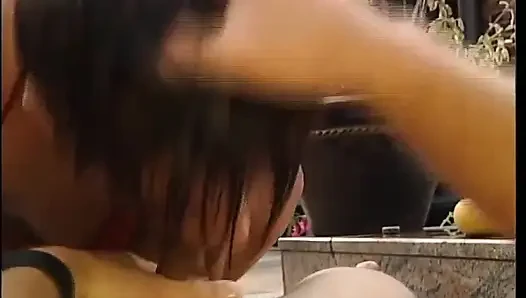 Sekretaris cantik nyepong kontol besar dan dientot sama bosnya sendiri