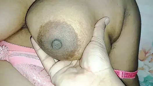 Indian hotmom showing her boobs