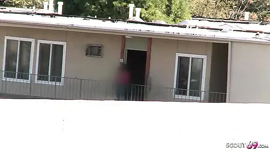 Худенькую юную блондинку Nicole тайно трахнул на крыше ее сводный брат