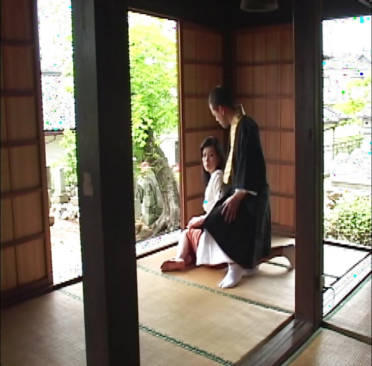 P139G02 A sad erotic drama set in the early Showa period in the suburbs of Kanto, about an only daughter of a temple and the heir to a farmer, who never end up together.