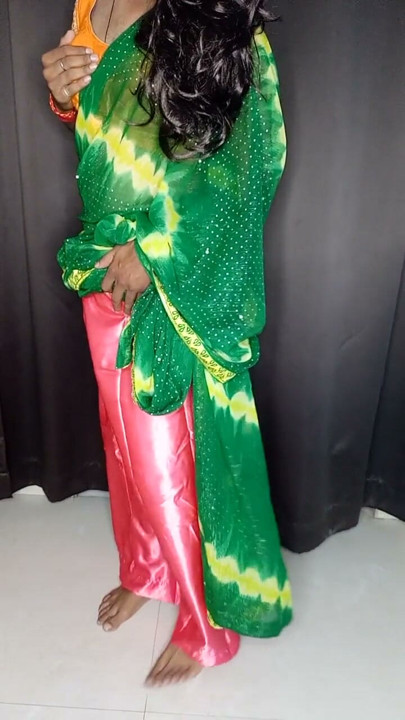 ฉันรัก Saree แม่เลี้ยงและกระโปรงผ้าซาตินเซ็กซี่ | คลิป 2