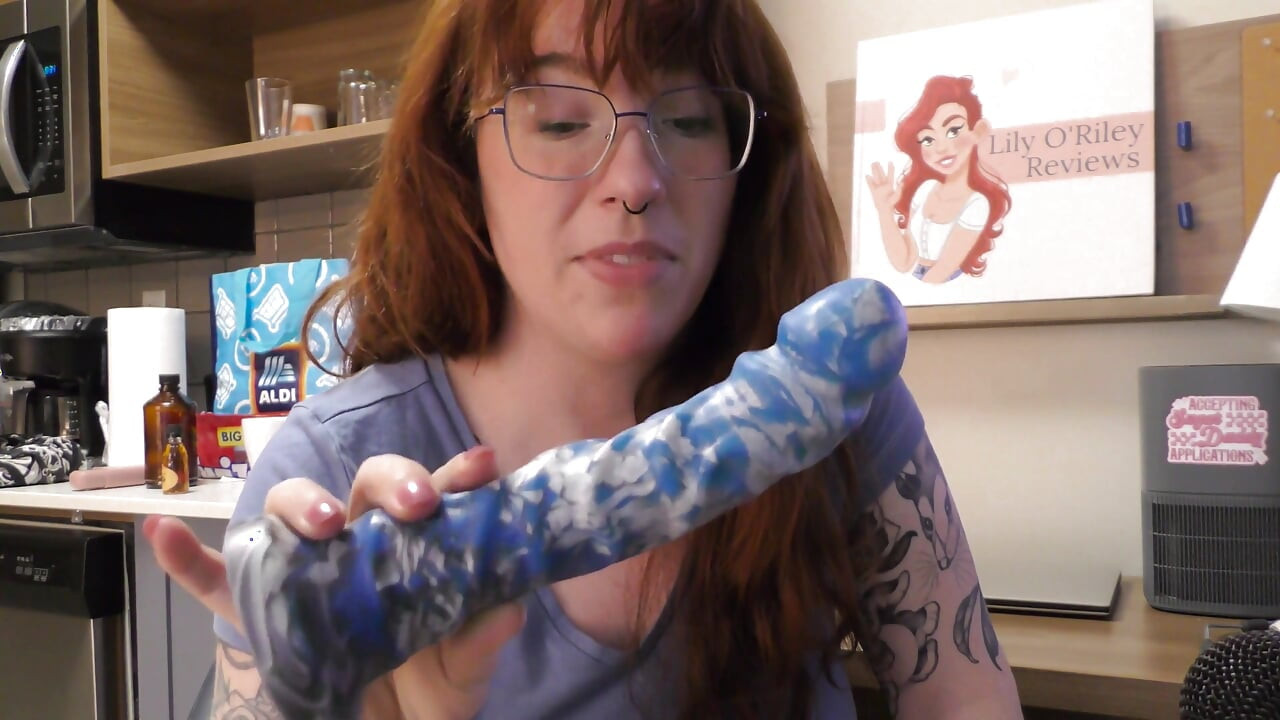 NSFW Review of the Night King Dildo by Uberrime