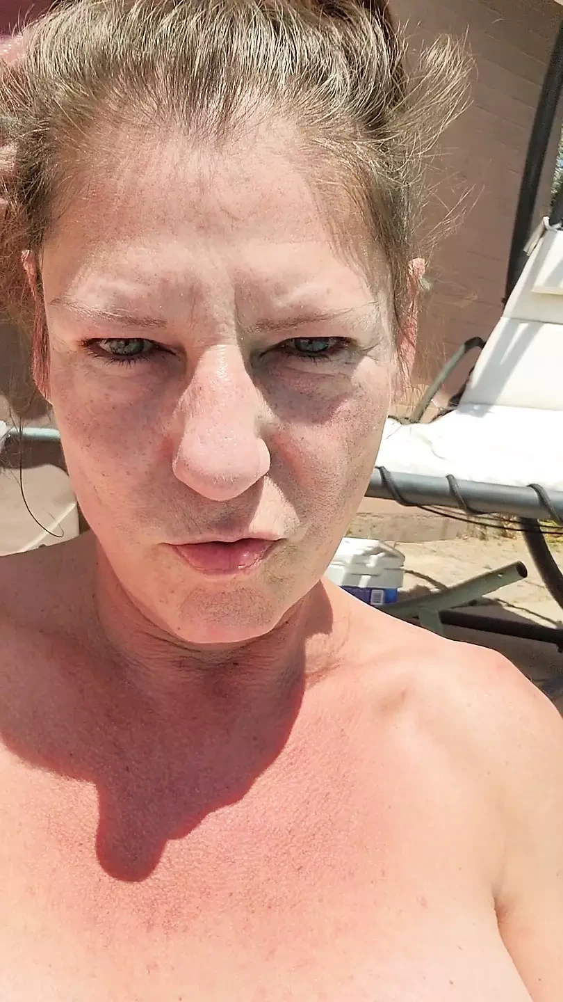 母亲节快乐，我游泳，在泳池边自慰