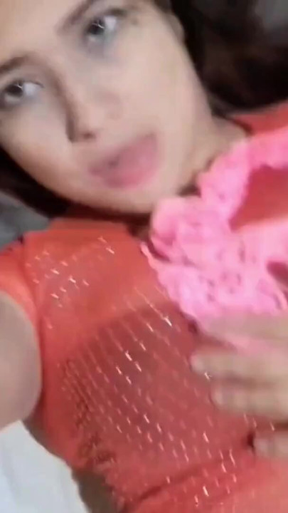 Colombian woman makes video call with a fan from Mexico | Clip 1