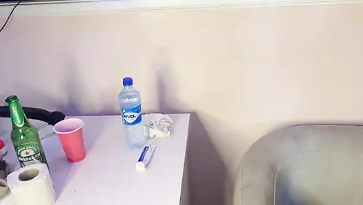 Киска новой жены соседа слишком сладкая