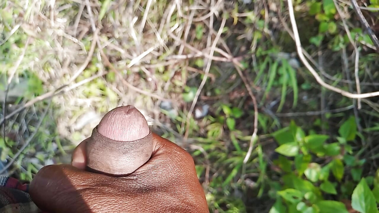 The girl shuddered and ran away from my thick penis and it was fun