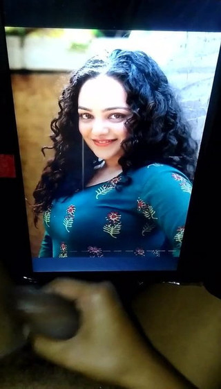 Nithya Menon ruikt