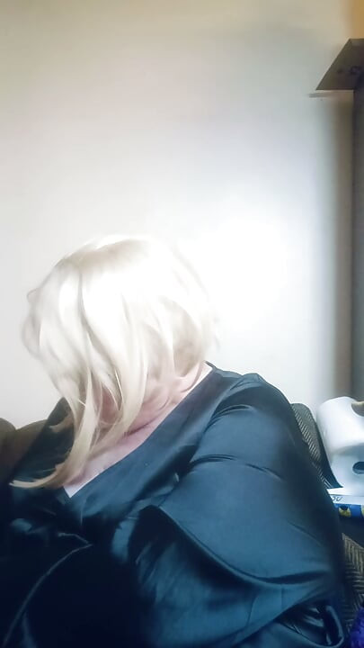 BBW TV smokes a superslim cigarette and tries on some gloves