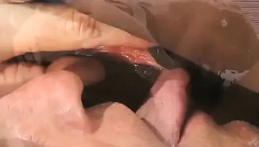 Zenci tatlı kız 69 pozisyonundan sonra yaşlı adamla sikiliyor