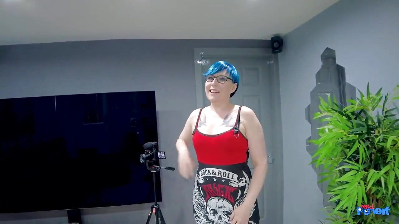 Cleo Summers - Blue Bombshell