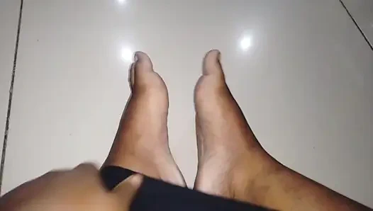 Siz güzel ayak sevenlerin eğlenmesi için en son videolarımın bir derlemesi.