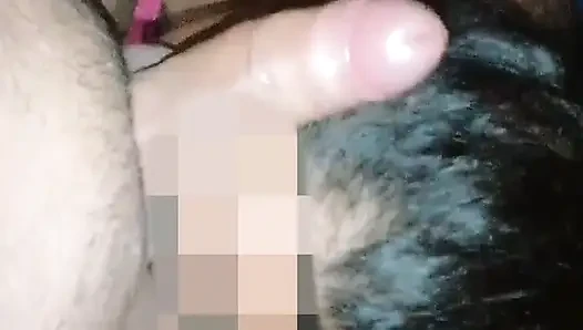 Yarağımı emerken çok seksi görünüyor