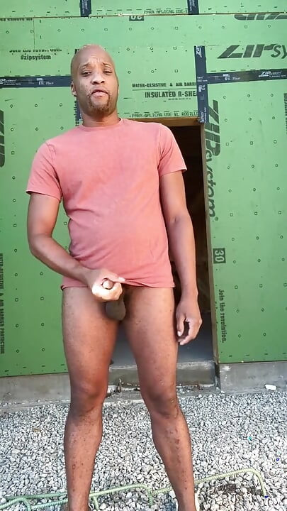 Kennie Jai Nude in Outoor!