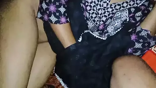18 Year Old Indian Girl Like Sex On Ground In Desi Style