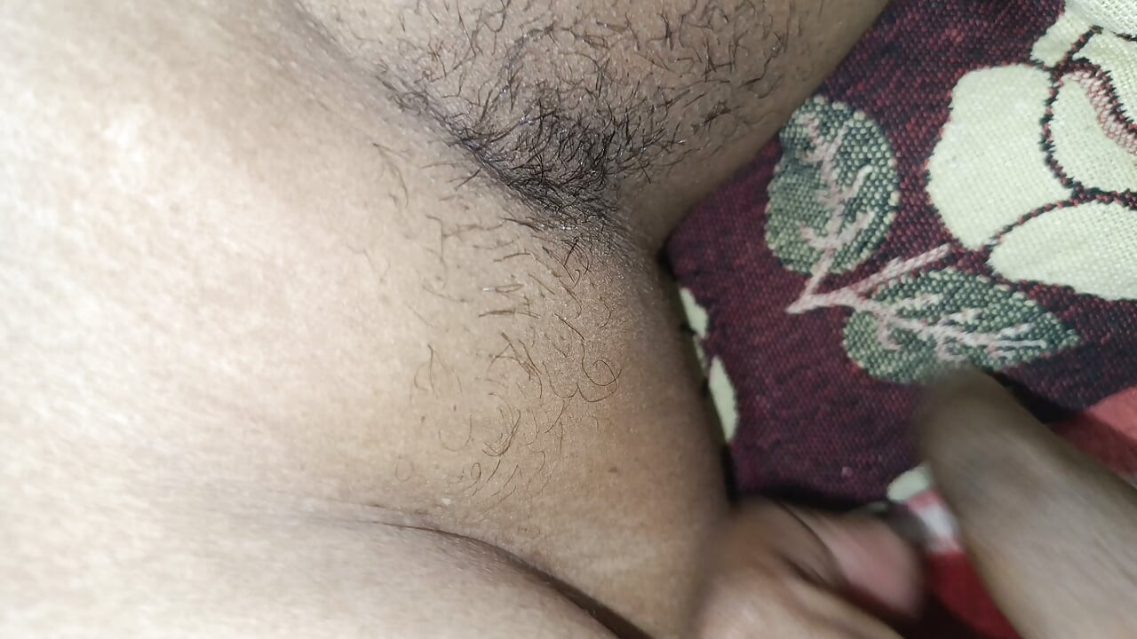 Housewife wet pussy and cute breast