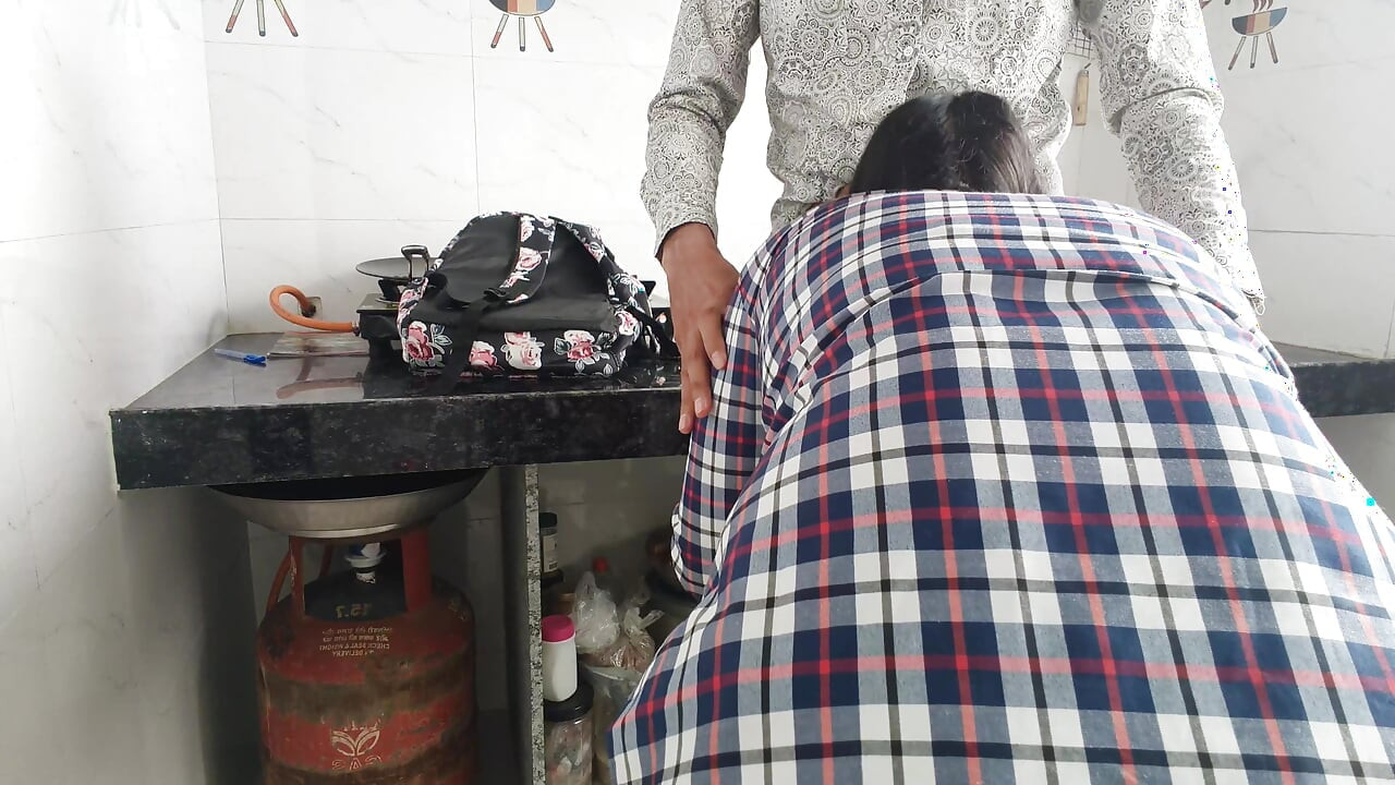 Video seks pertama gadis sekolah India
