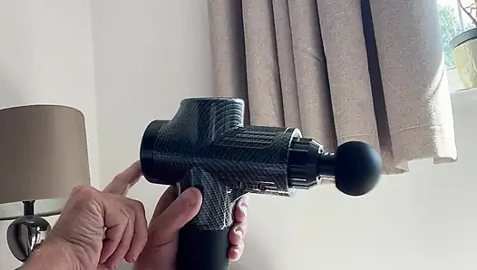 Masaj silahı kullanarak boşalma