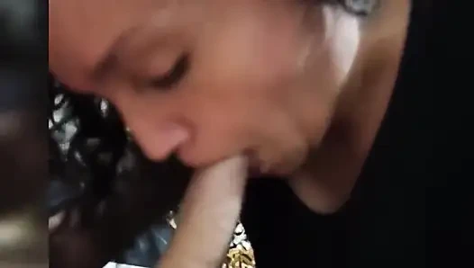 Милфы Обожают Сосать Хуй - Минет Крупным Планом