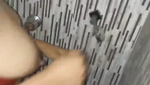 18-летняя брюнетка с большими отвисшими сиськами из Нью-Йорка, Соединенные Штаты, трахает большой хуй ее сводного брата, часть 97