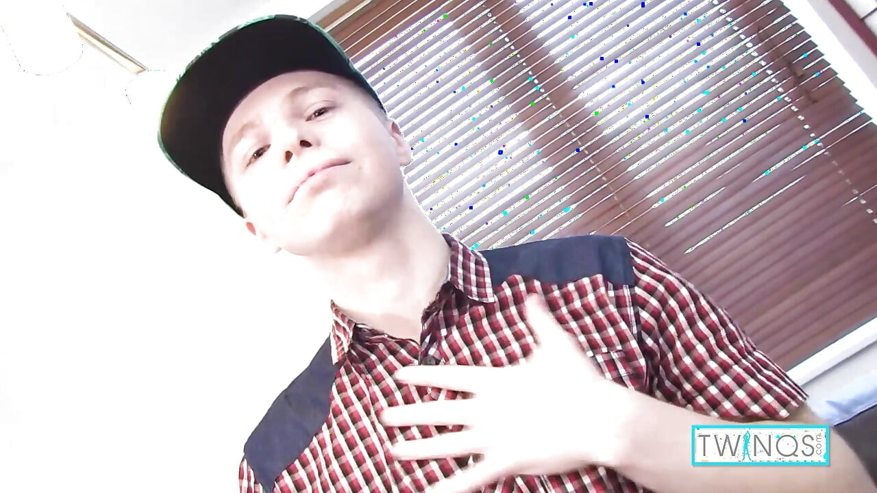 Jerking Off Wet Kinky Session With Stunning Twink James T!