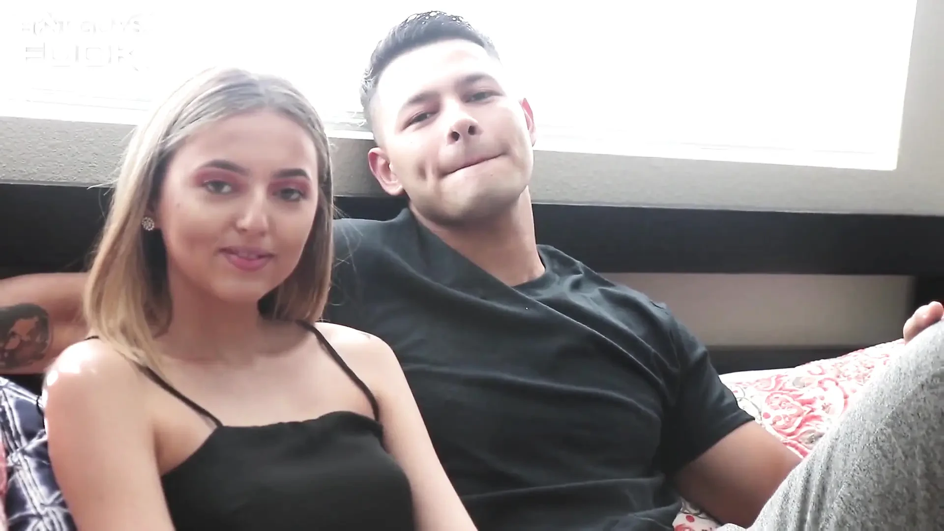 Noah Gato knullar 18 åriga Nicole