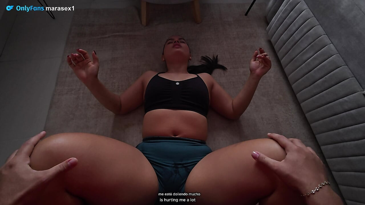 A yoga class I'll never forget! He breaks the spandex and accidentally puts his cock in!