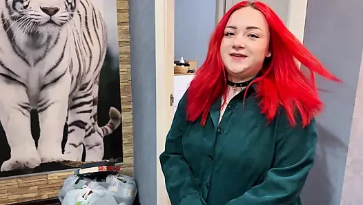 Милая квартирантка предложила мне секс, а жена давно не дает, поэтому трахаю пока предлагают.