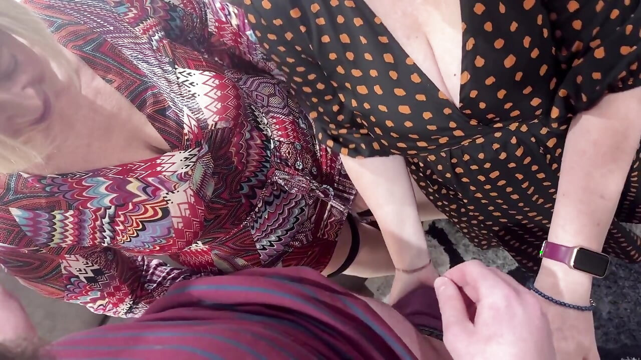 Strip Darts kongkek bertiga