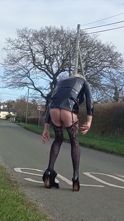 Tranny Outdoor Pissing and Jerking Off | Clip 1