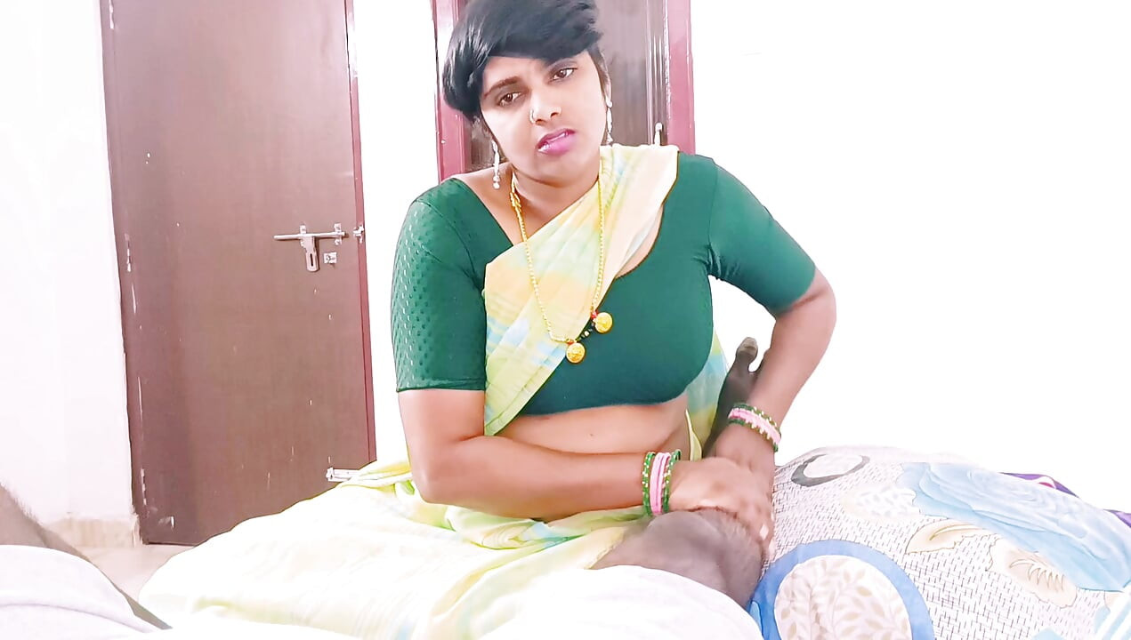 Husbend si tante seksi india yang doyan selingkuh lagi asik ngentot kontol besar ayah tiri husbend. Telugu Dirty Talks.
