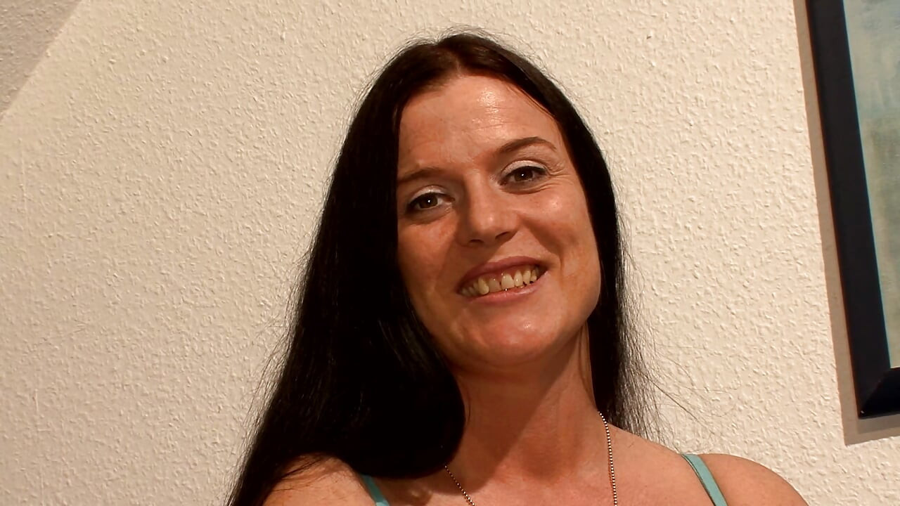 Horny German MILF Shoves Vibrator in Pussy & Moans Wild!