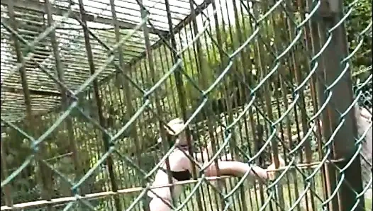 Inglese Slutty Hairy MILF Looking for Big Cocks to Get Fucked in the Park