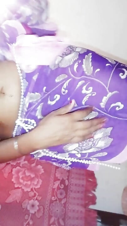 Pembantu rumah saya mempunyai tabir hisap yang menarik bahagian 1