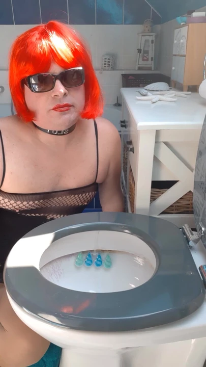 Toilet licker slut