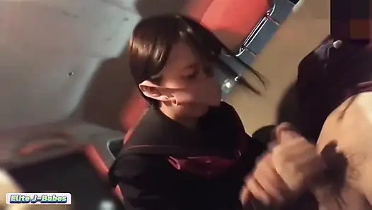 Взрослую подругу глубоко забрали, потеря контроля быстро, сырая жара пики, глубокий кримпай в конце!