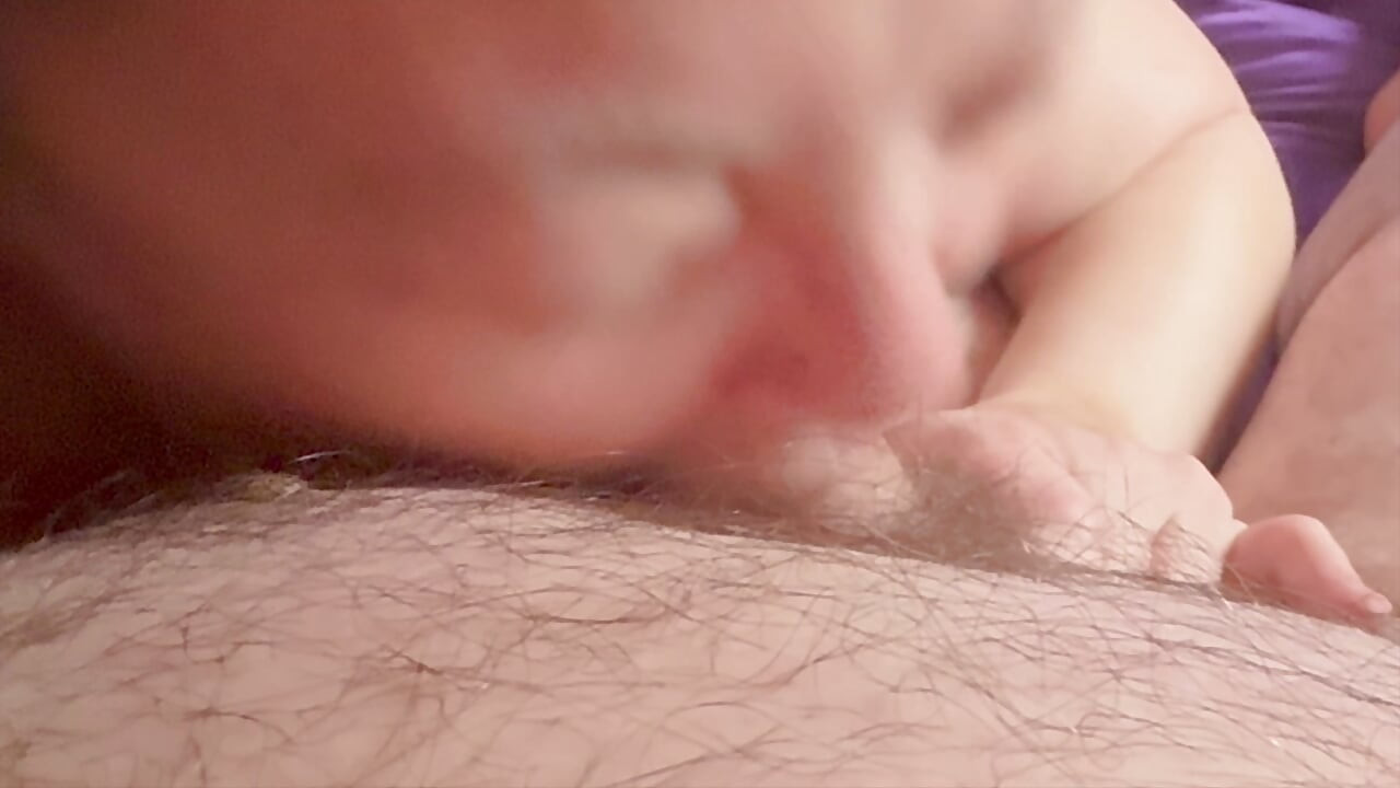 Kontol cowok ini disepong sama domina satana!